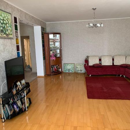 קייב Bright Room Near International Exhibition Centre מראה חיצוני תמונה